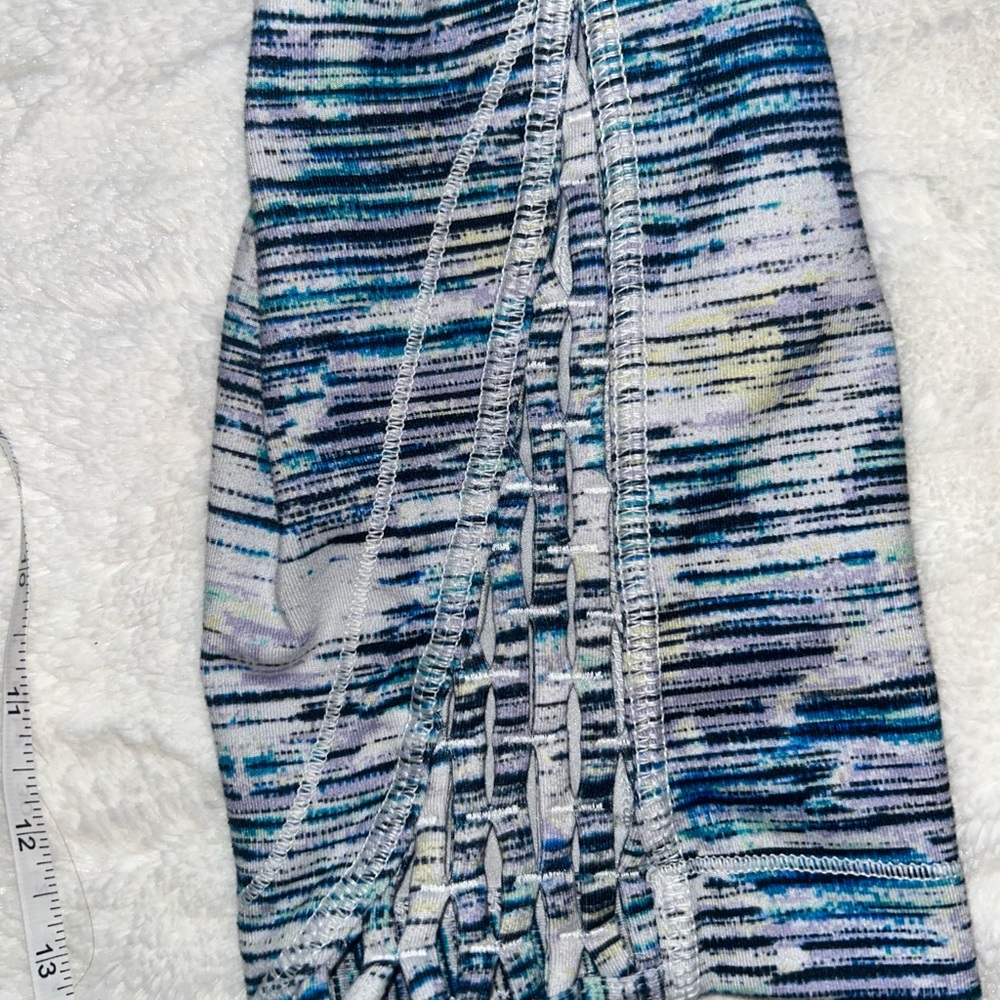Lululemon Run Inspired 21” cropped leggings. - Picture 3 of 4